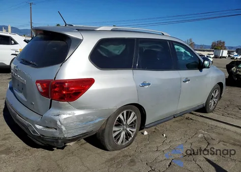 2017 Nissan Pathfinder S z USA, uszkodzony, nr VIN 5N1DR2MN5HC680847